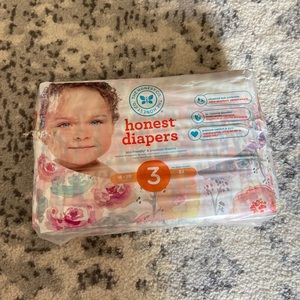 Honest diapers size 3 34 count!